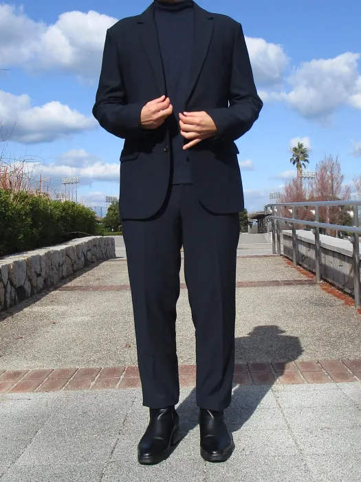 165cmの筆者がAUENのセットアップを着用