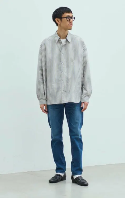 足が長く見えるデニムブランド、ヤヌークのフィリップ2