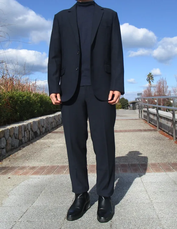 グラベラのヒールブーツを履いた165cmの男性筆者