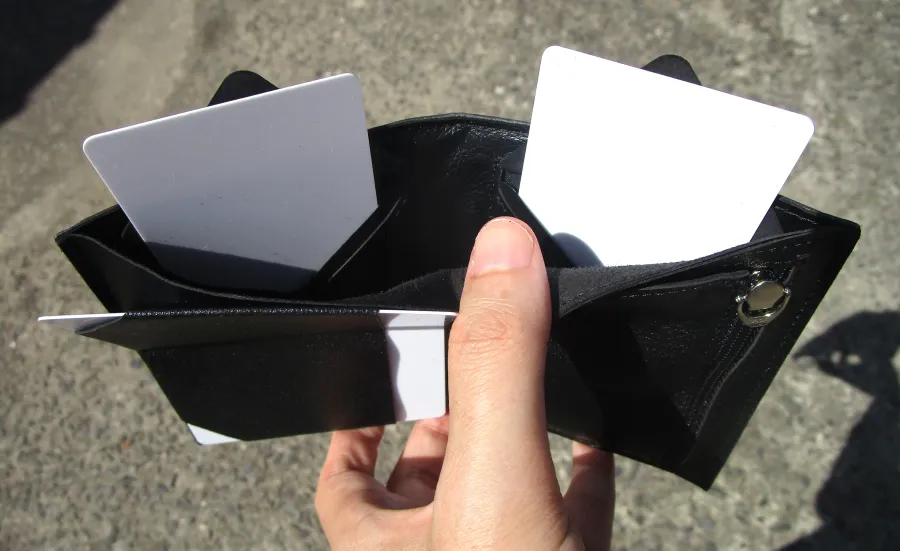 SOLAHANPUの財布のクレジットカード入れの使い心地