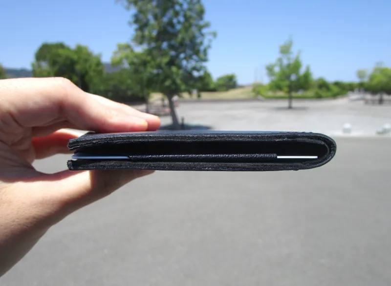 solahanpuの財布Tenuis TLの厚みをレビュー