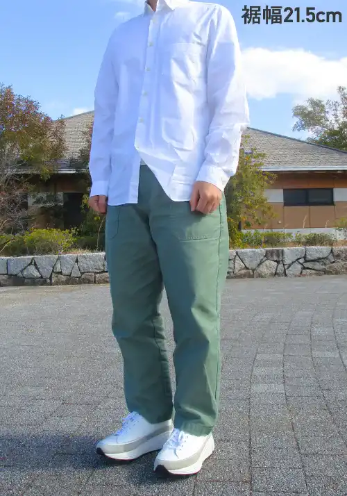 LORRY白のカジュアルコーディネート