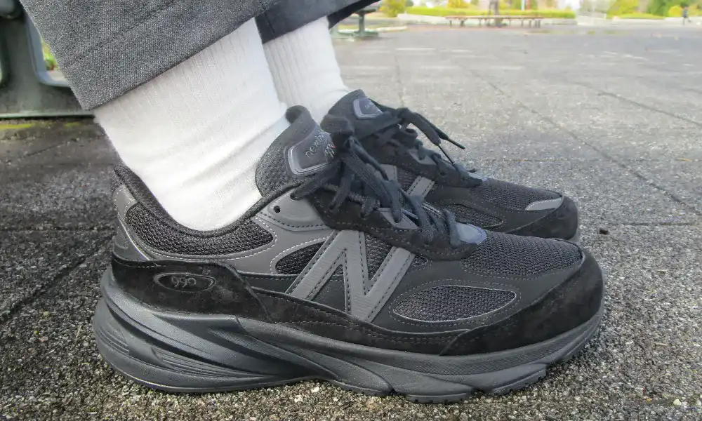 ニューバランス990V6のサイズ感を他のスニーカーと比較