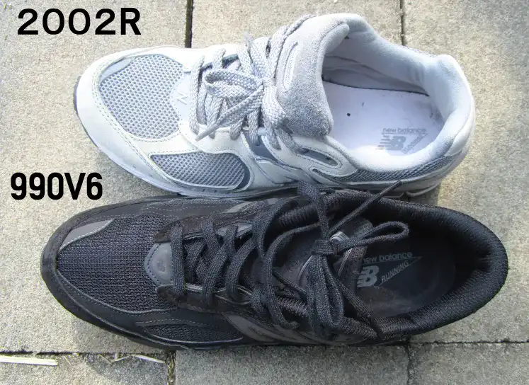 990v6のボリューム感はあまりないのでおじさんっぽく見えない