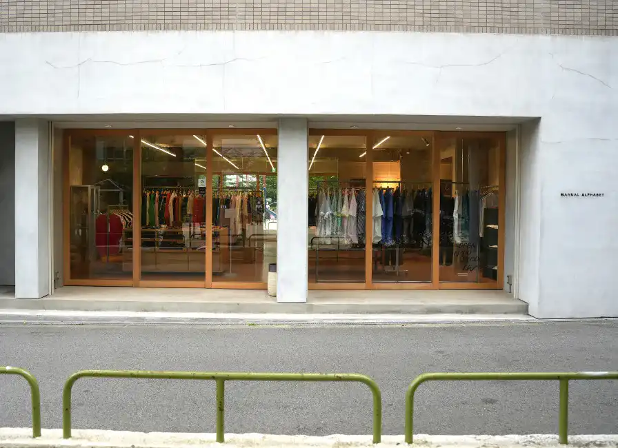 マニュアルアルファベットの店舗